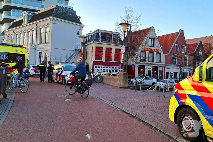 Omstander haalt te water geraakt persoon uit het water