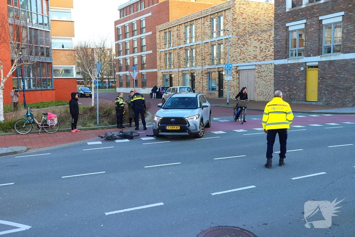 Fietser onderuit na aanrijding