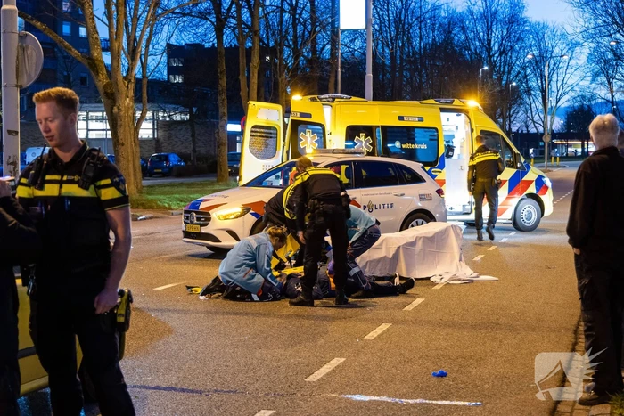 Fietser ernstig gewond bij botsing met auto