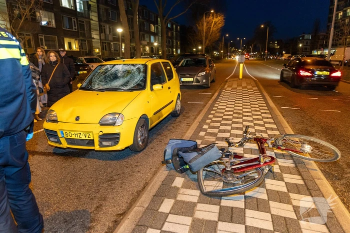 Fietser ernstig gewond bij botsing met auto