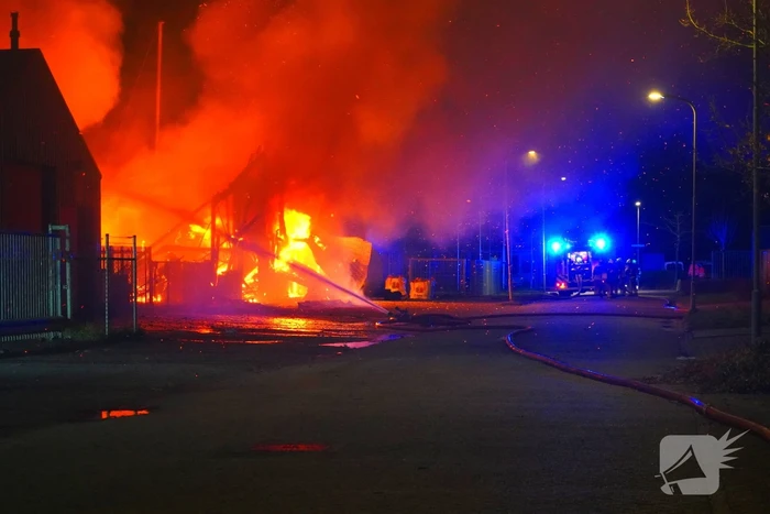 Zeer grote brand op industrieterrein
