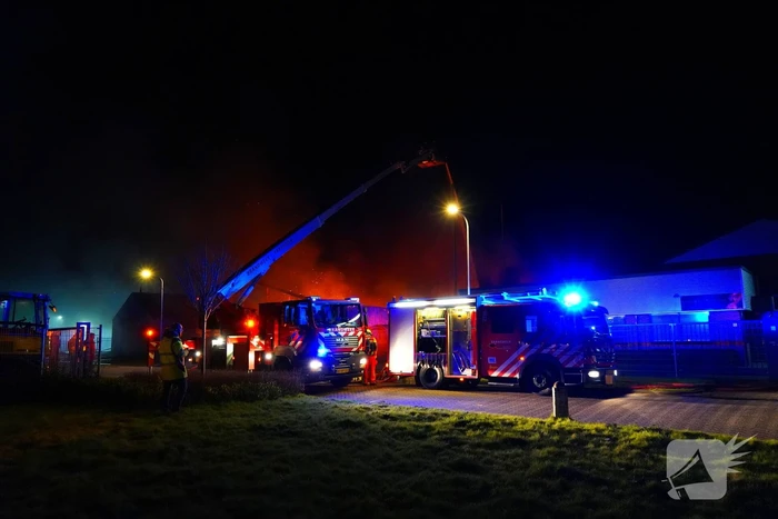 Zeer grote brand op industrieterrein