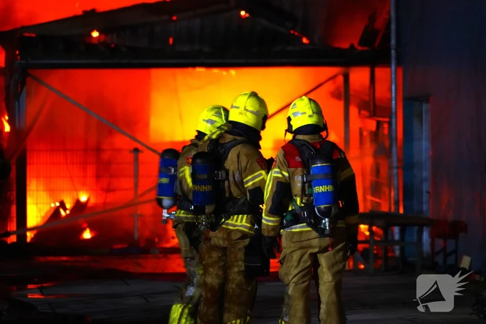 Zeer grote brand op industrieterrein