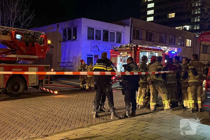 Grote brand bij verzamelgebouw voor bedrijven