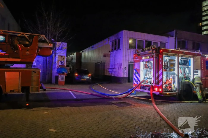 Grote brand bij verzamelgebouw voor bedrijven