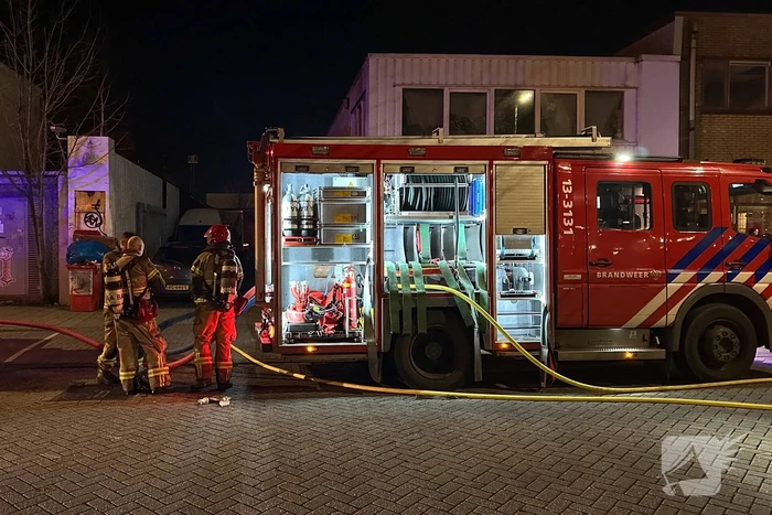 Grote brand bij verzamelgebouw voor bedrijven
