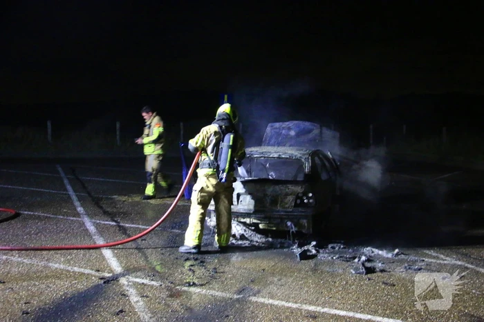 Personenauto verwoest door brand