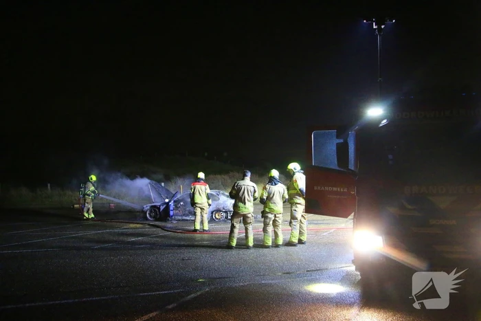 Personenauto verwoest door brand