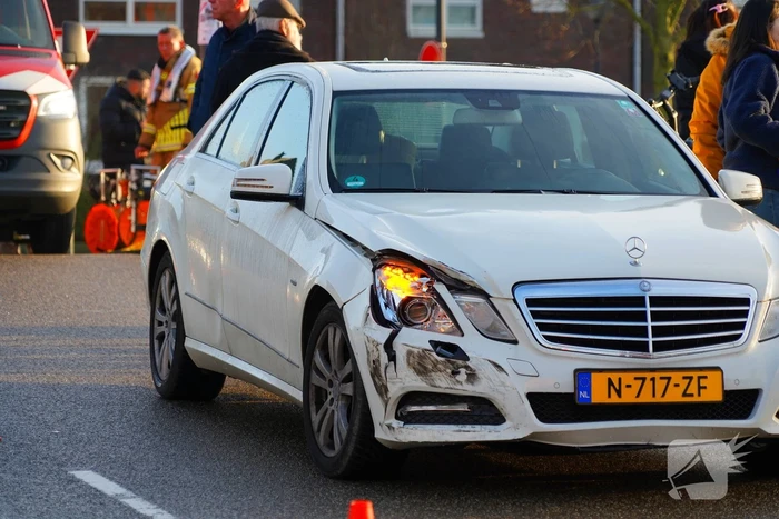 Auto te water na aanrijding