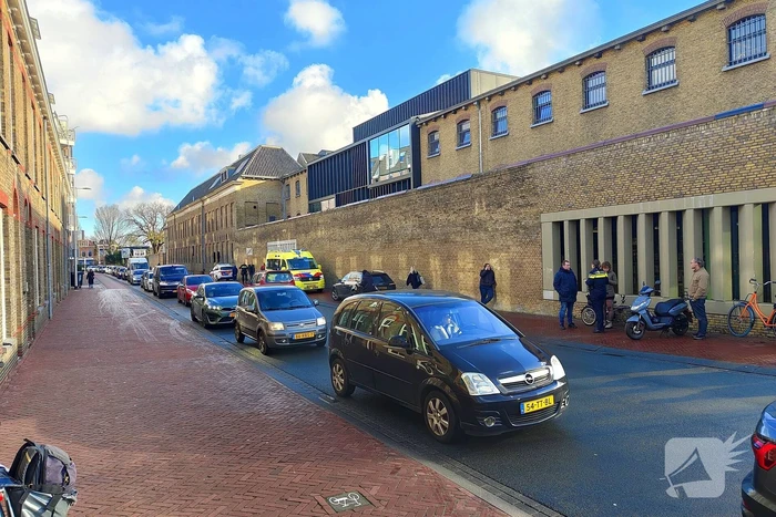 Ligdriewielfiets botst met scooter