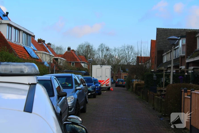 Forensische opsporing doet onderzoek in woning