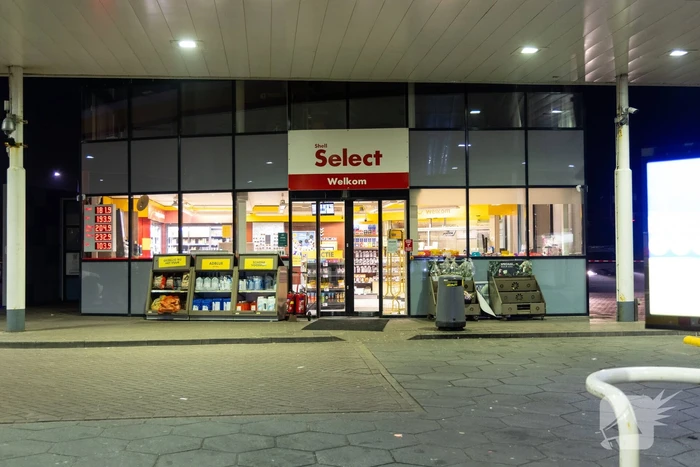 Politie doet onderzoek naar overval op tankstation