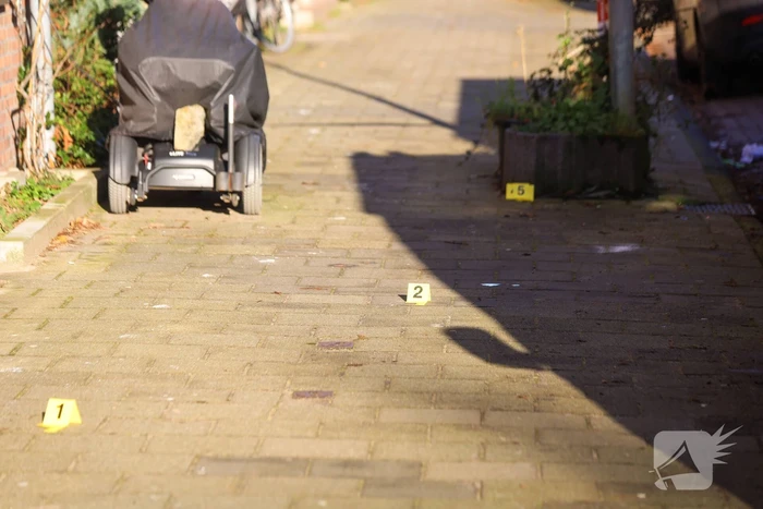 Onderzoek naar aantreffen overleden persoon, verdachte aangehouden