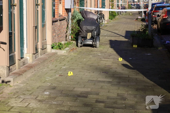 Onderzoek naar aantreffen overleden persoon, verdachte aangehouden