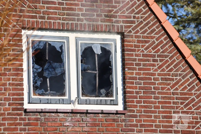 Flinke rookontwikkeling bij brand in hoekwoning