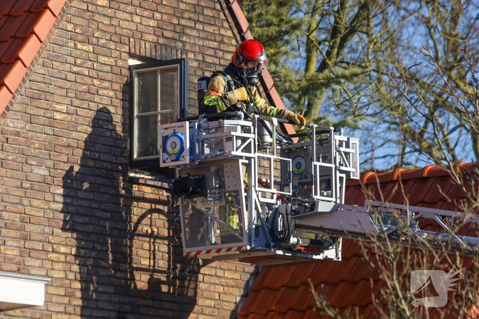 Flinke rookontwikkeling bij brand in hoekwoning