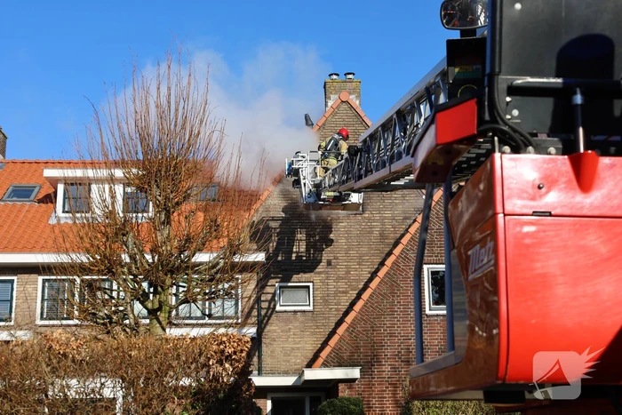 Flinke rookontwikkeling bij brand in hoekwoning