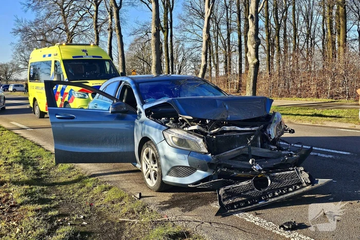 Meerdere gewonden bij kettingbotsing provinciale weg