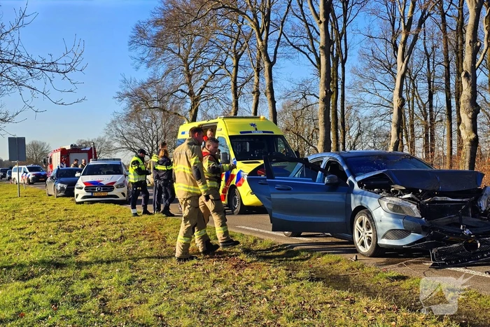 Meerdere gewonden bij kettingbotsing provinciale weg
