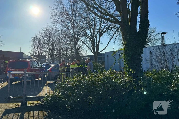 Brandweer schaalt op bij brand in tapijtwinkel
