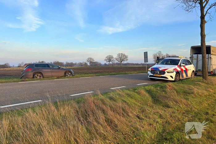 Automobilist verliest macht over het stuur en belandt in greppel