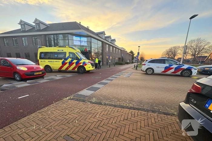 Fietser en automobilist botsen met elkaar