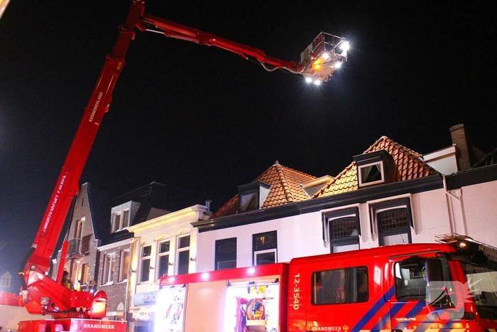 Veel rook bij brand in woning