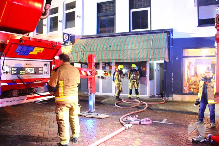 Veel rook bij brand in woning