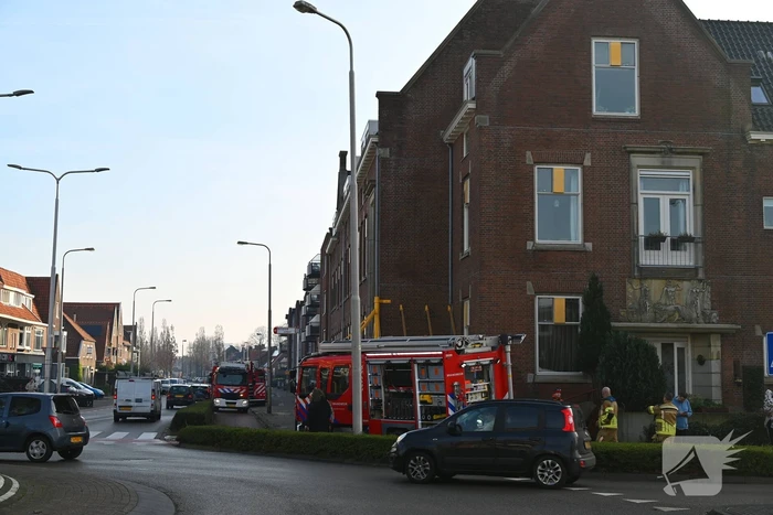 Meerdere brandweerwagens ingezet voor woningbrand