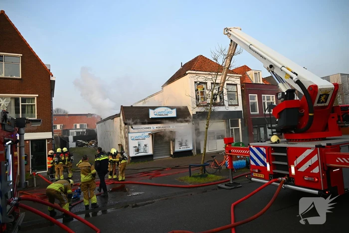Flinke rookontwikkeling bij brand in winkel