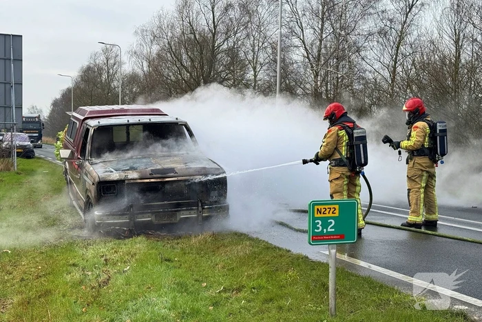 Amerikaanse pick-uptruck gaat in vlammen op