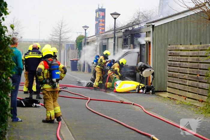 Veel schade door brand in bestelbus