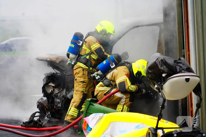 Veel schade door brand in bestelbus