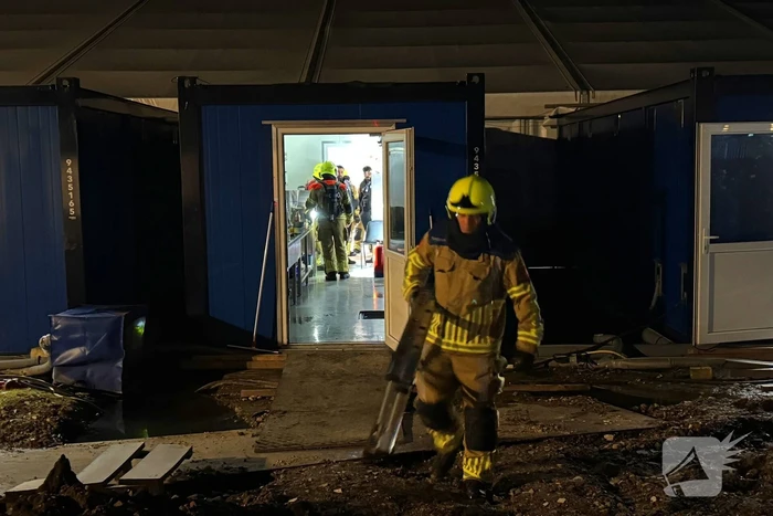 Brandweer blust keukenbrand in AZC
