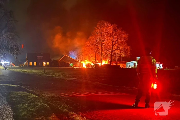 Brandweer ingezet voor grote brand in een schuur