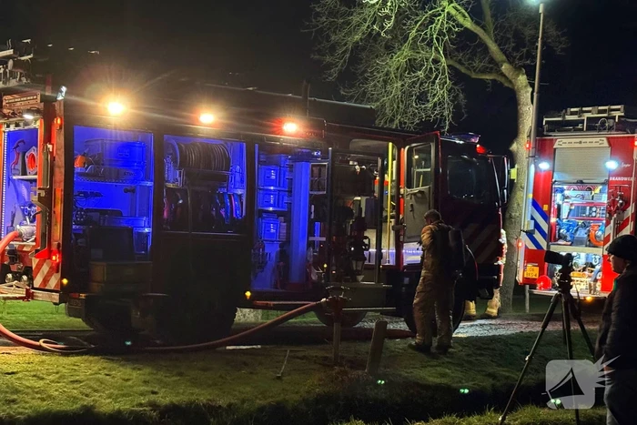 Brandweer schaalt op bij schoorsteenbrand