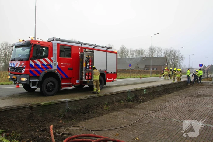 Gasleiding geraakt bij graafwerkzaamheden, fietspad afgesloten