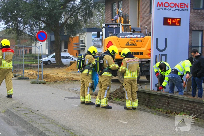 Gasleiding geraakt bij graafwerkzaamheden, fietspad afgesloten