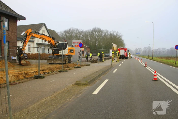 Gasleiding geraakt bij graafwerkzaamheden, fietspad afgesloten