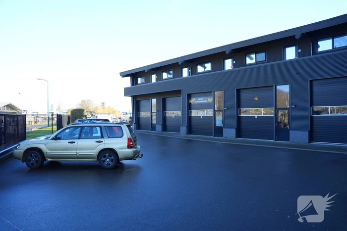 Kantoorunits verzegeld na illegale bewoning