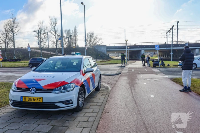 Scooterrijder gewond bij botsing met auto