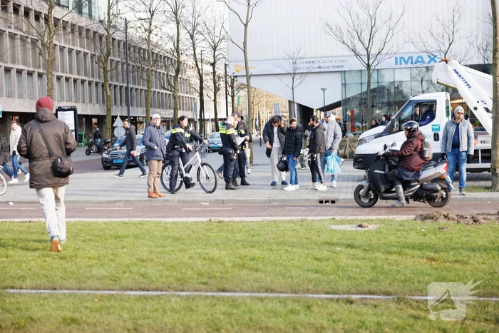 Scooterrijder komt in botsing met tram