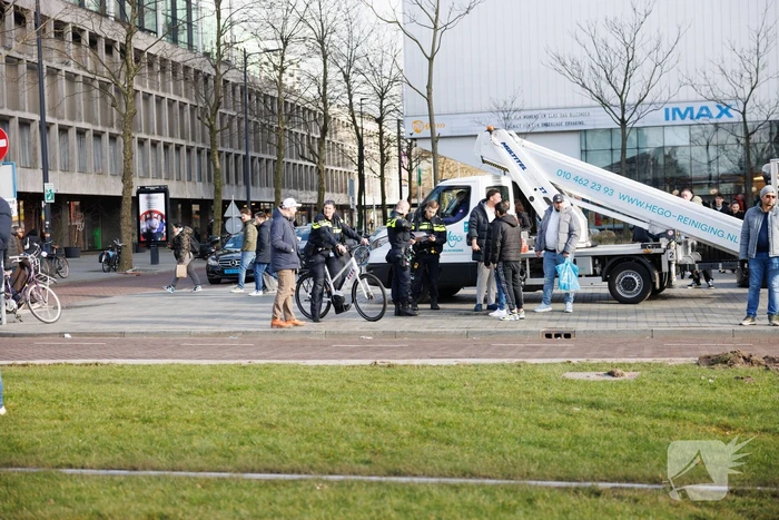 Scooterrijder komt in botsing met tram