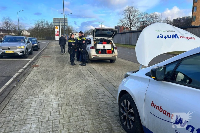 Flinke schade bij botsing tussen twee auto's