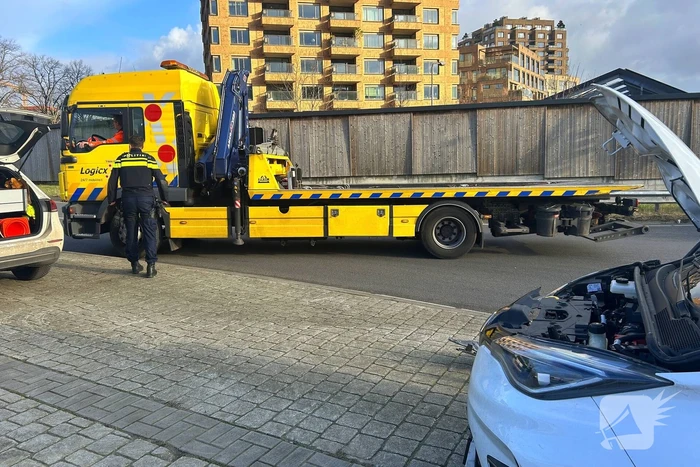 Flinke schade bij botsing tussen twee auto's