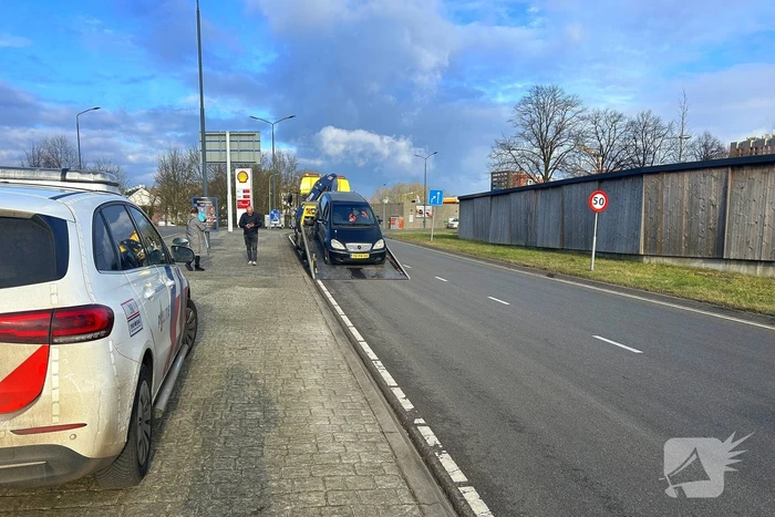 Flinke schade bij botsing tussen twee auto's