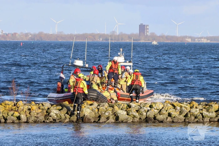 Grote zoekactie naar persoon te water