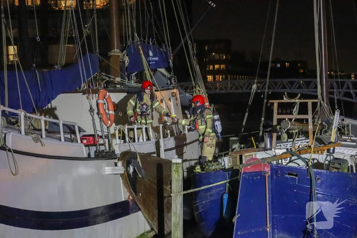 Mogelijk brand op plezierjacht