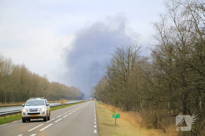 Flinke rook ontwikkeling bij grote brand