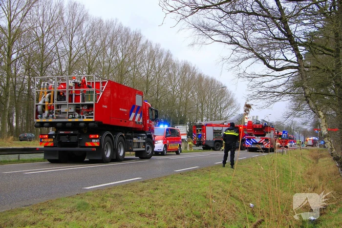 Flinke rook ontwikkeling bij grote brand